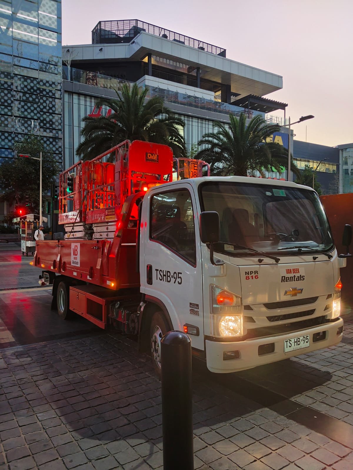 Arriendo de Camión Pluma Isuzu - Imagen 2