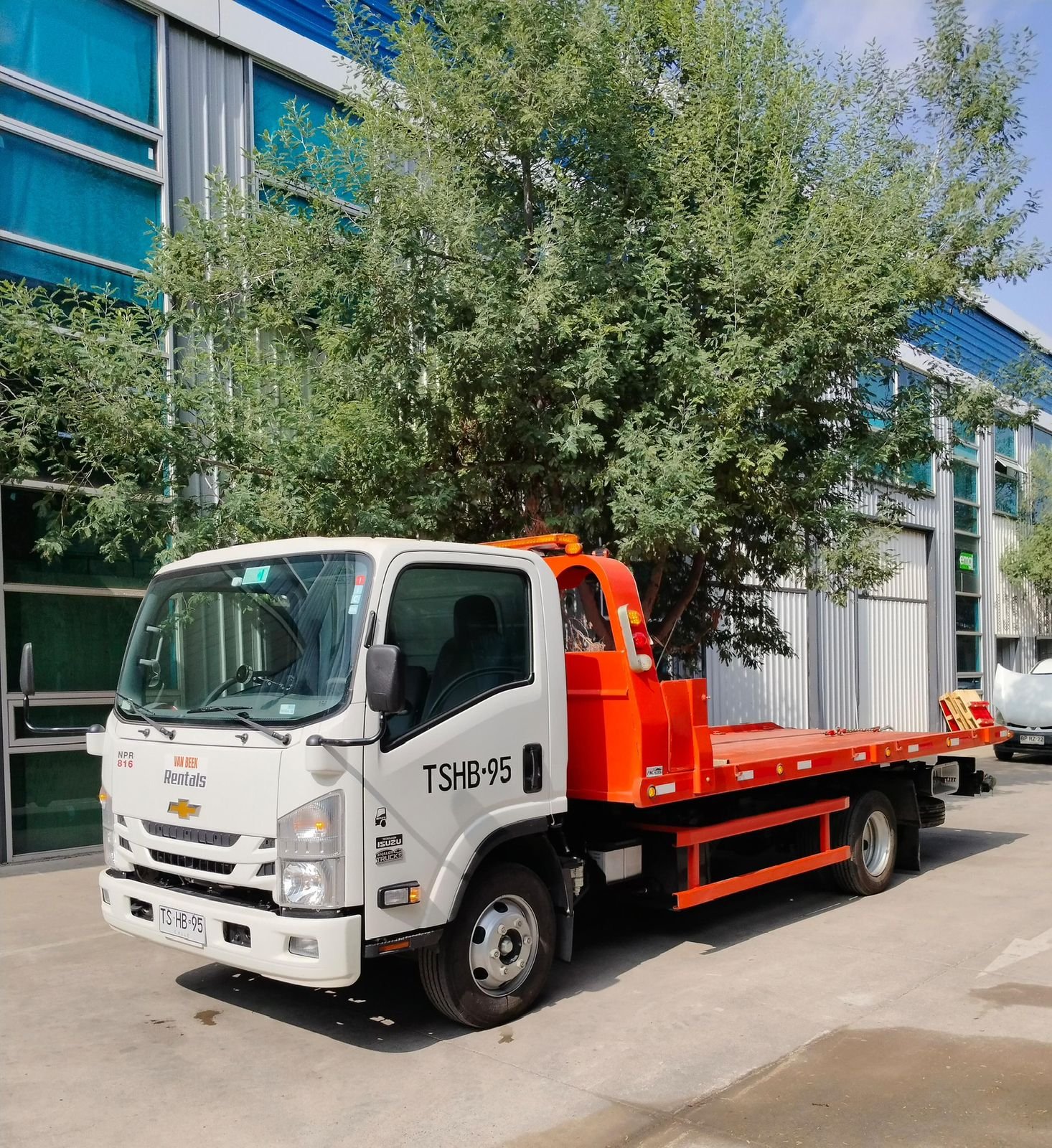 Arriendo de Camión Pluma Isuzu - Imagen 3